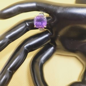 Ladies amethyst ring
